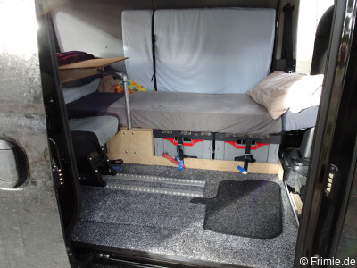 Sitznachrüstung und Tisch